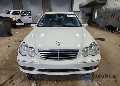 2007 Mercedes-Benz C 230 z USA, uszkodzony, nr VIN WDBRF52H97F936243
